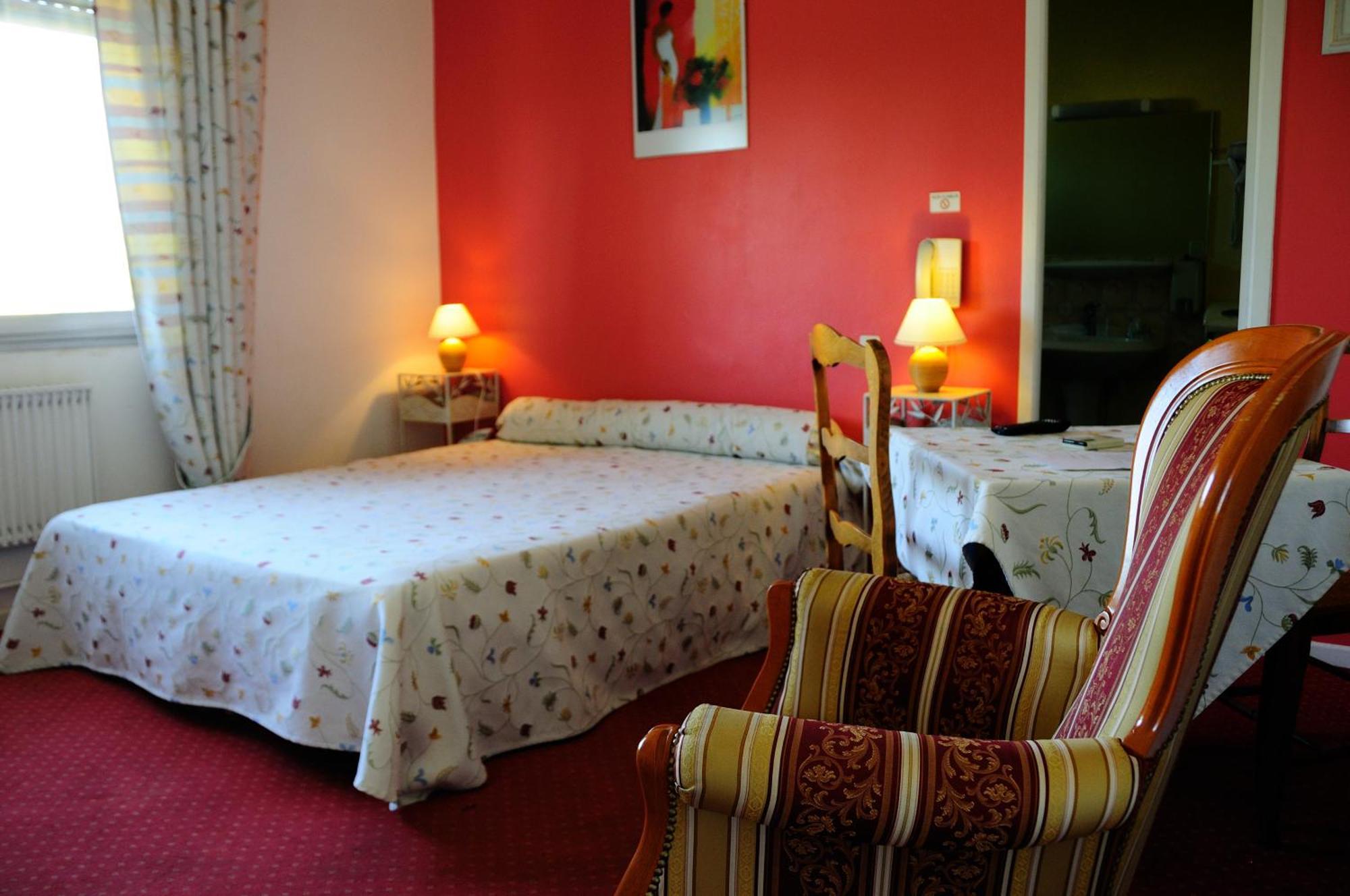 Logis Hotel Du Midi ซาลง-เดอ-โพรวองซ์ ภายนอก รูปภาพ