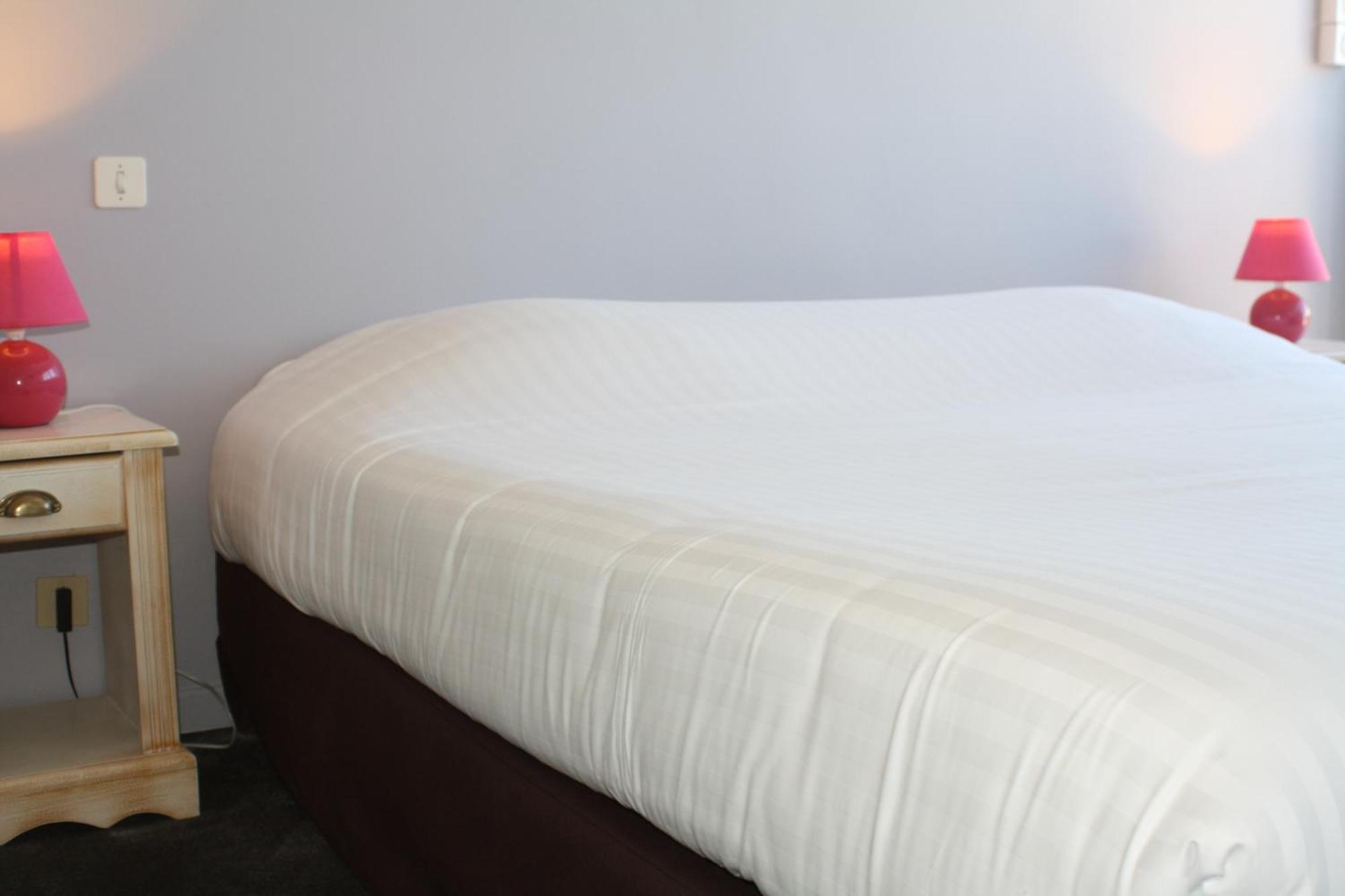 Logis Hotel Du Midi ซาลง-เดอ-โพรวองซ์ ภายนอก รูปภาพ