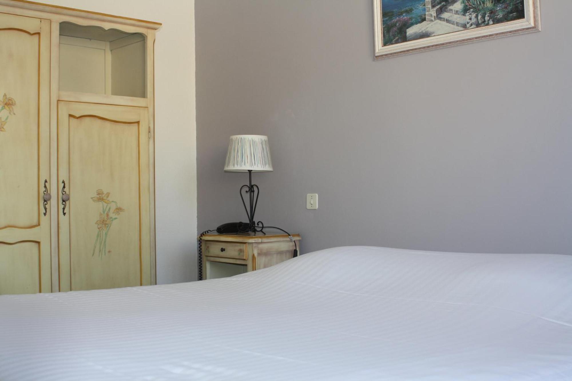 Logis Hotel Du Midi ซาลง-เดอ-โพรวองซ์ ภายนอก รูปภาพ