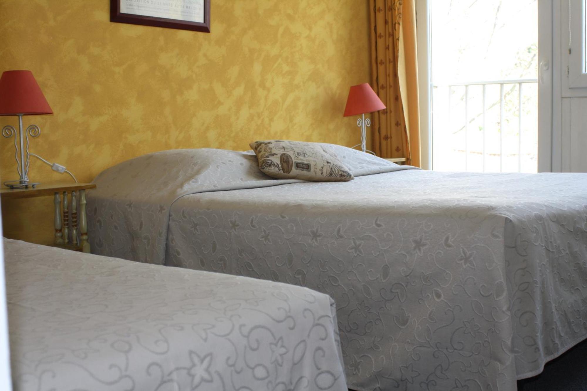 Logis Hotel Du Midi ซาลง-เดอ-โพรวองซ์ ภายนอก รูปภาพ