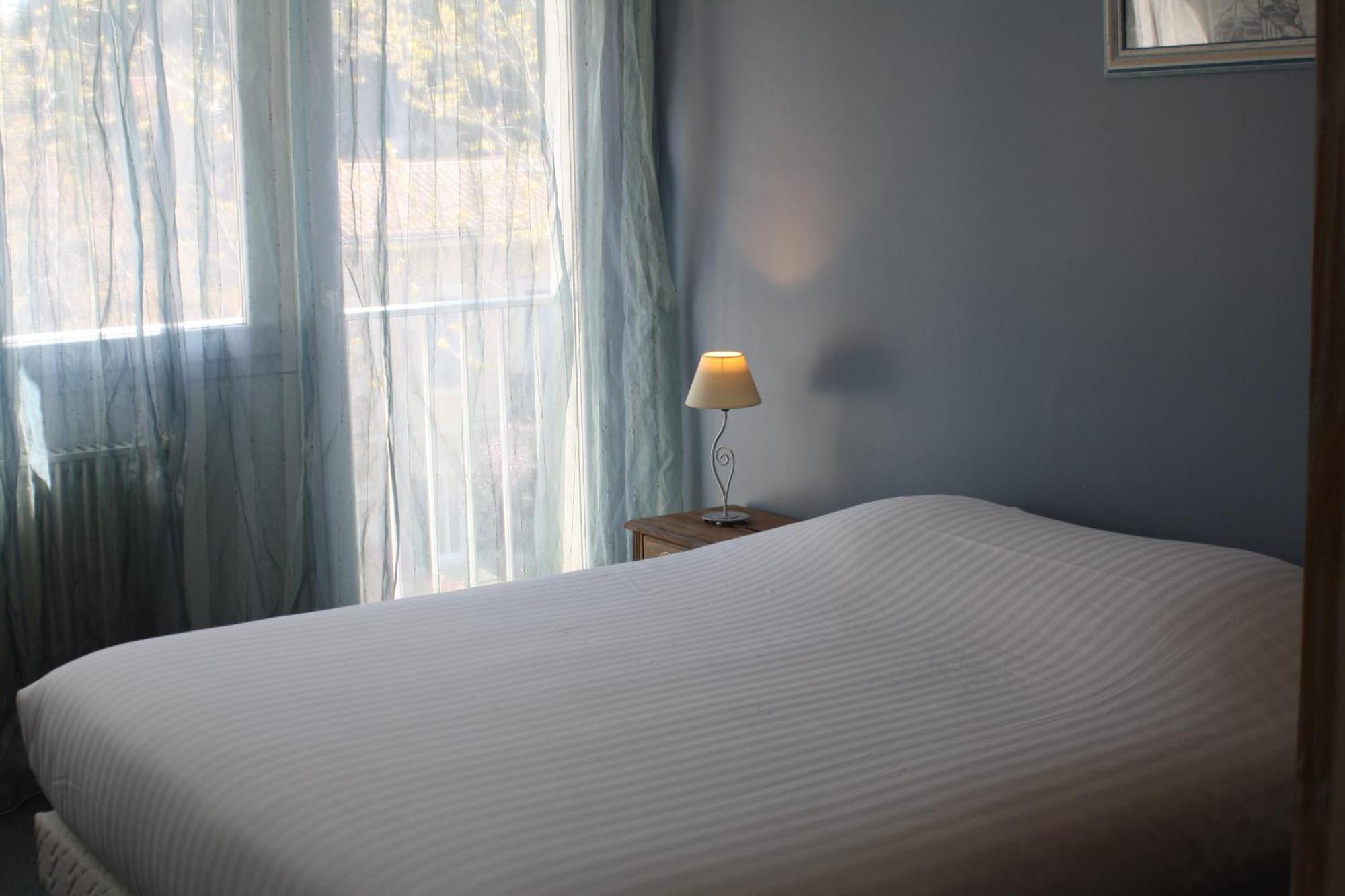 Logis Hotel Du Midi ซาลง-เดอ-โพรวองซ์ ภายนอก รูปภาพ