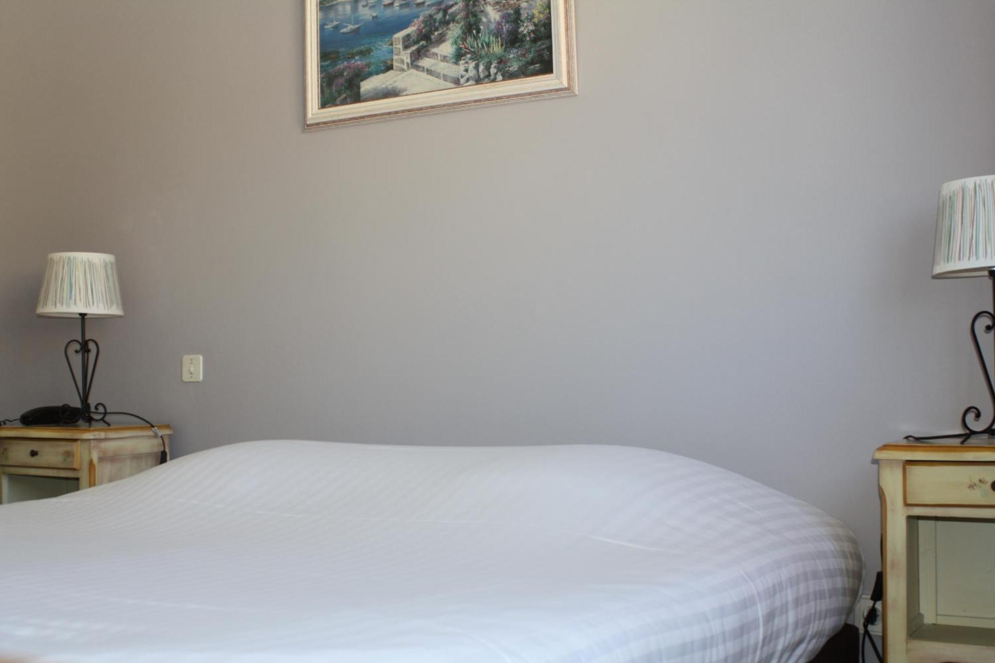 Logis Hotel Du Midi ซาลง-เดอ-โพรวองซ์ ภายนอก รูปภาพ