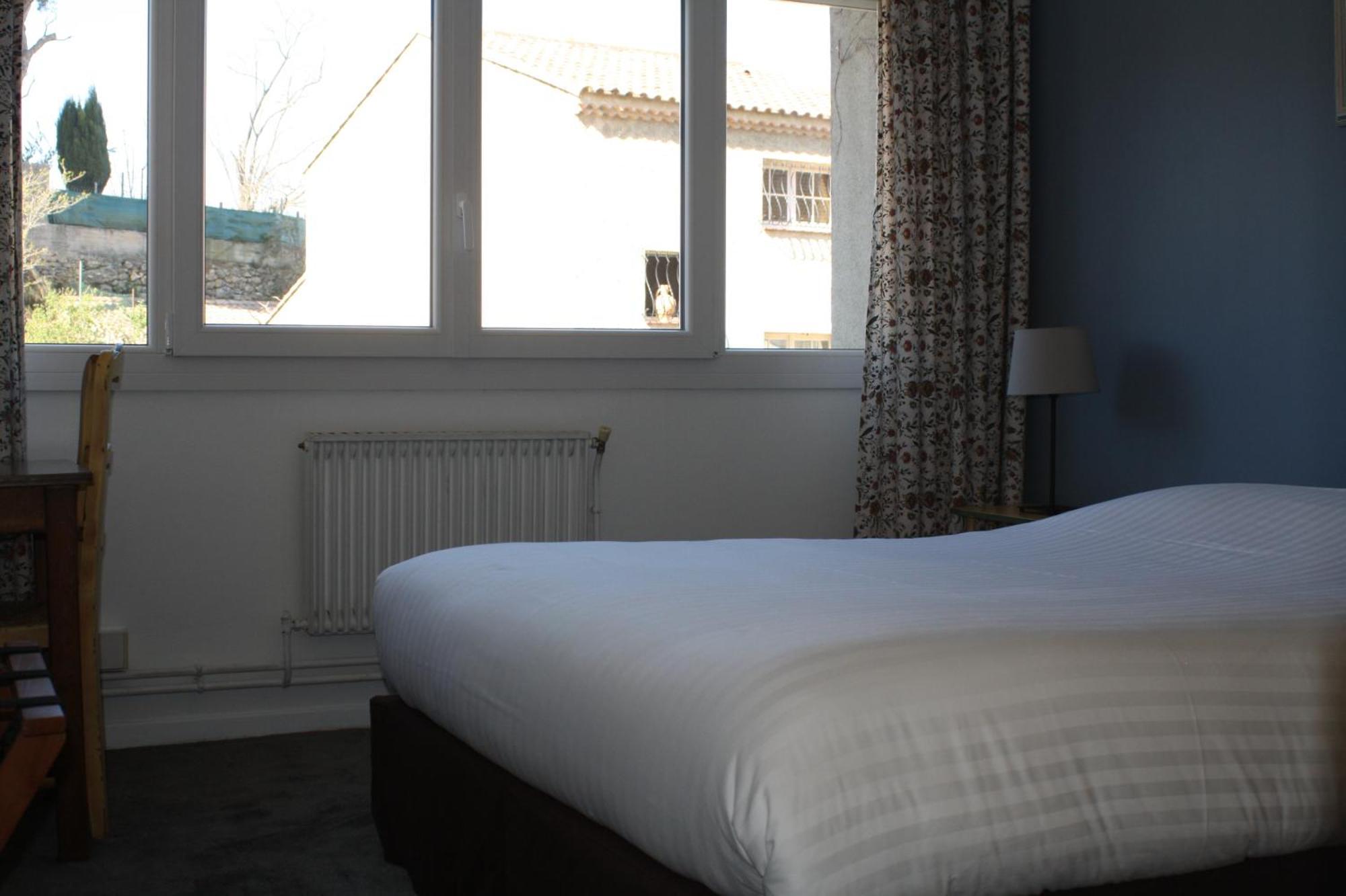 Logis Hotel Du Midi ซาลง-เดอ-โพรวองซ์ ภายนอก รูปภาพ