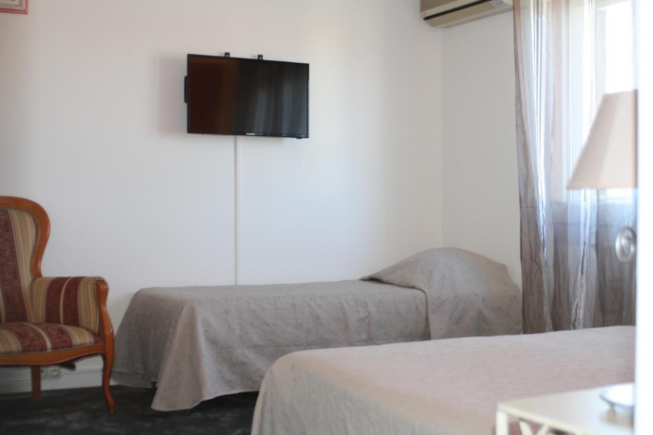 Logis Hotel Du Midi ซาลง-เดอ-โพรวองซ์ ภายนอก รูปภาพ