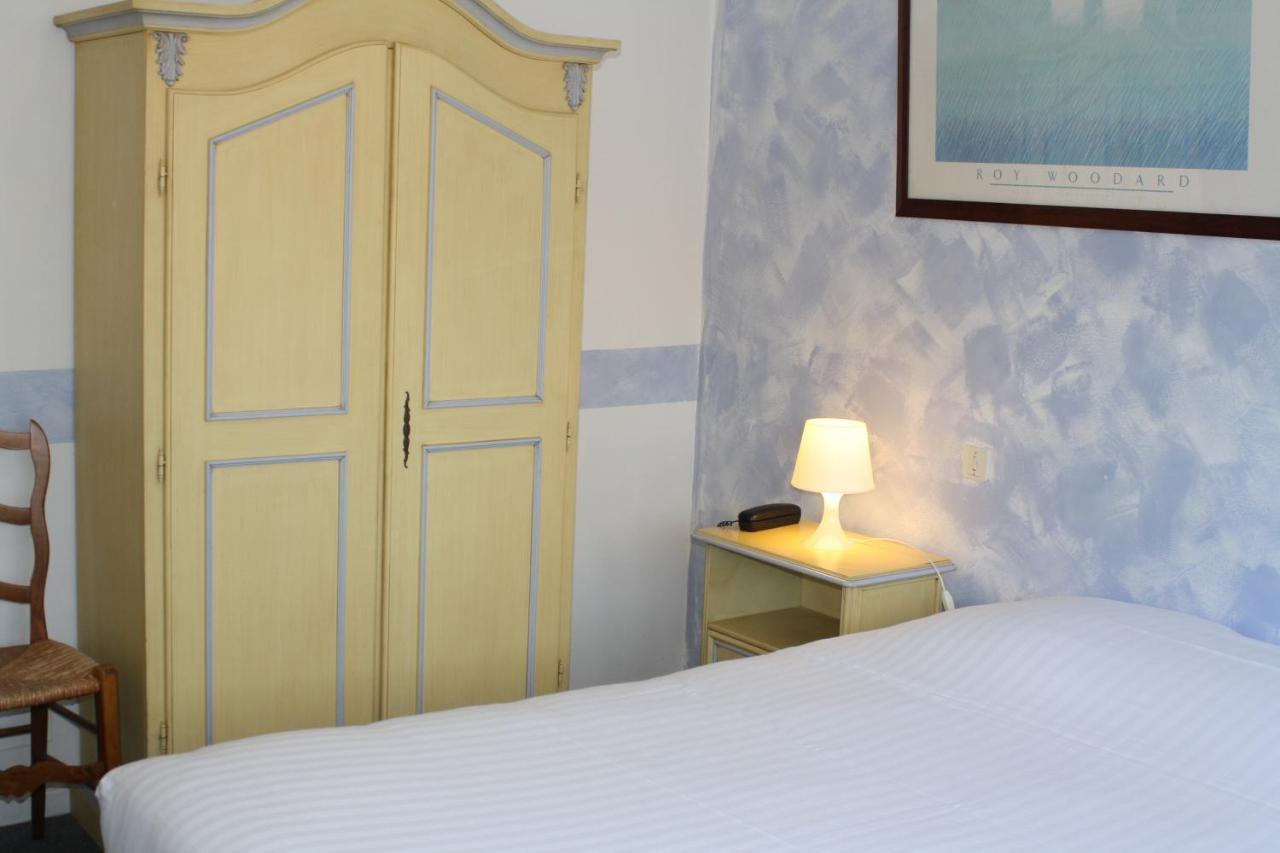 Logis Hotel Du Midi ซาลง-เดอ-โพรวองซ์ ภายนอก รูปภาพ